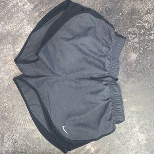 Nike Dri Fit Shorts WOMENS L in Dark Grey